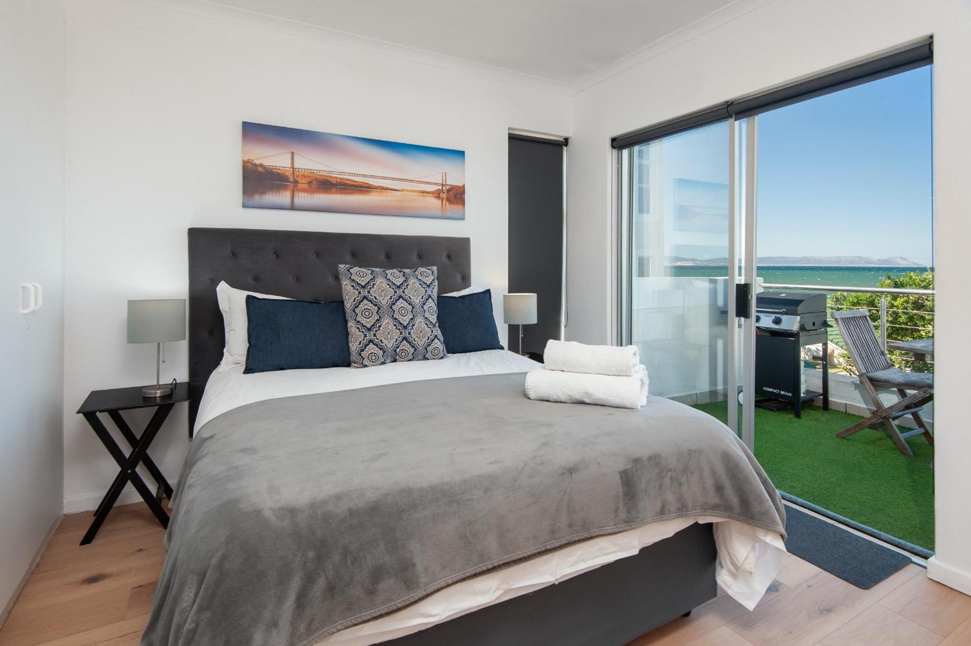 64 Whalerock Estate Apartment Hermanus Bagian luar foto